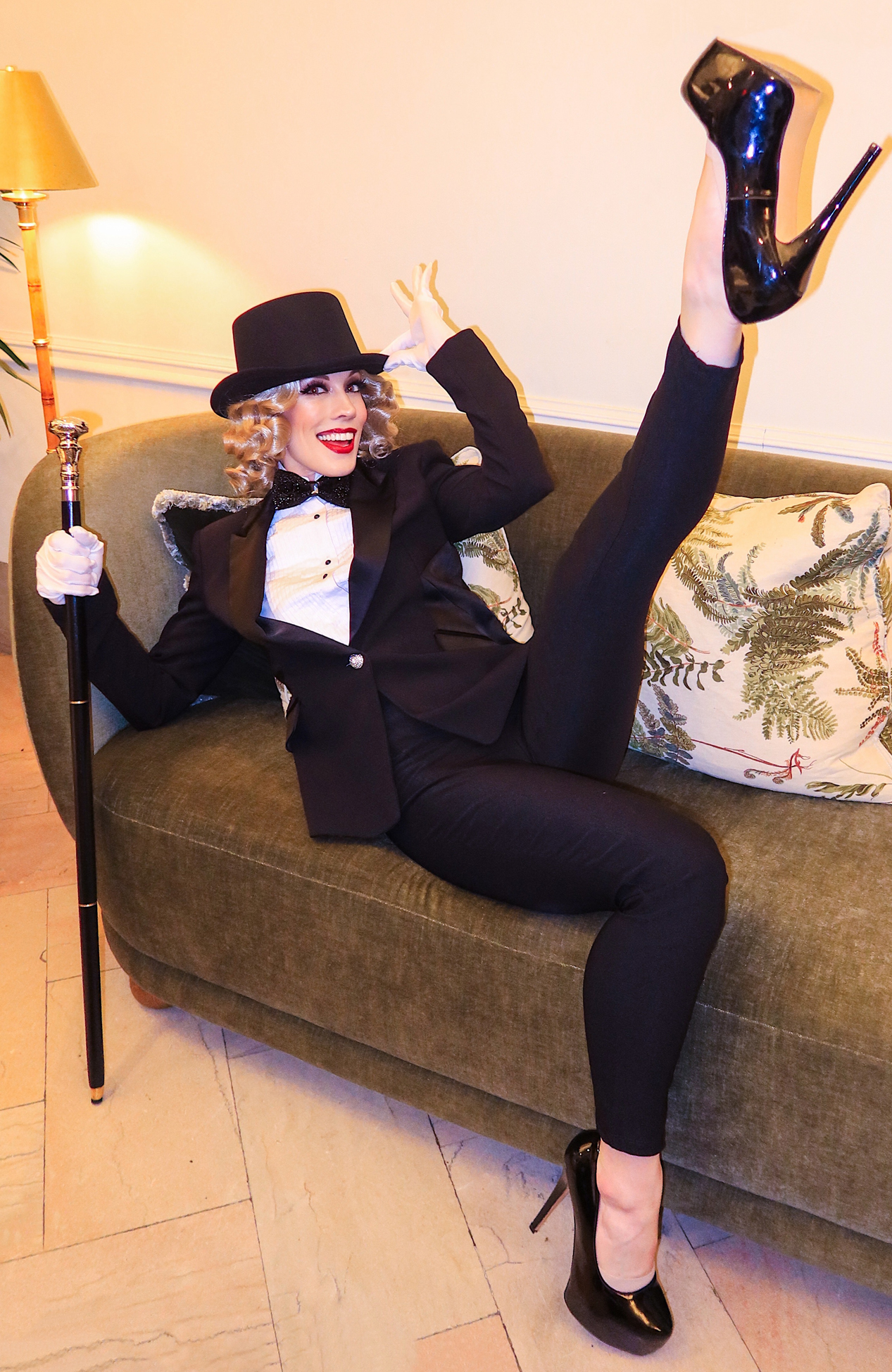 Gatsby greeter entertaining guests at a corporate event